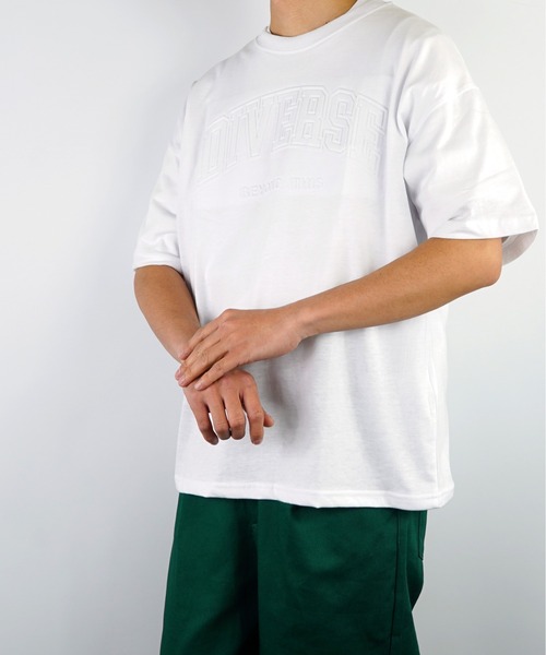 Burner(バーナー)の「【GROOVY STORE】エンボス ロゴ ビッグシルエット Tシャツ UVカット 吸水速乾 COOL&DRY(Tシャツ/カットソー・メンズ・ブラック/ブルー/ホワイト/ベージュ・LL/M/L)」の6枚目の写真