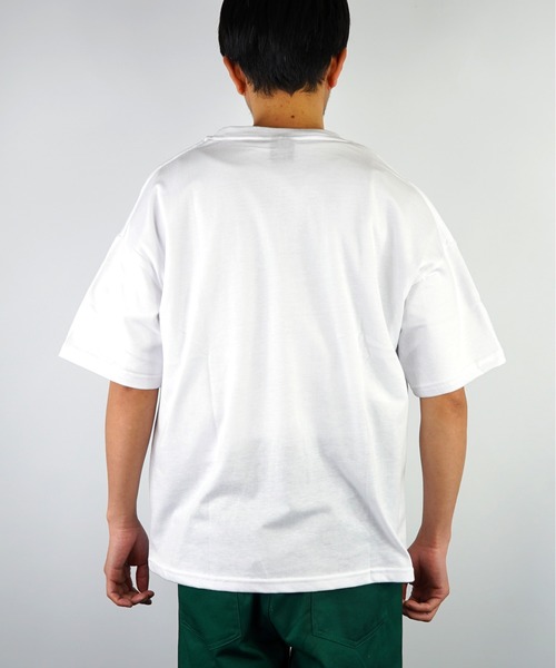 Burner(バーナー)の「【GROOVY STORE】エンボス ロゴ ビッグシルエット Tシャツ UVカット 吸水速乾 COOL&DRY(Tシャツ/カットソー・メンズ・ブラック/ブルー/ホワイト/ベージュ・LL/M/L)」の7枚目の写真