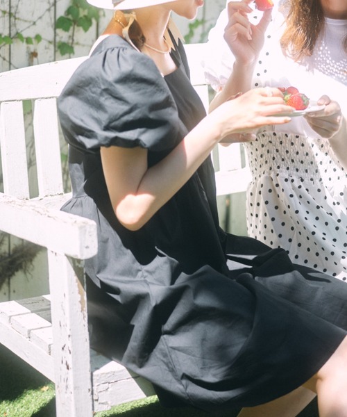 Loueme（ルエム）の「ハイウエストふんわりボリュームワンピ（ワンピース・レディース・ホワイト/ブラック・FREE）」の4枚目の写真