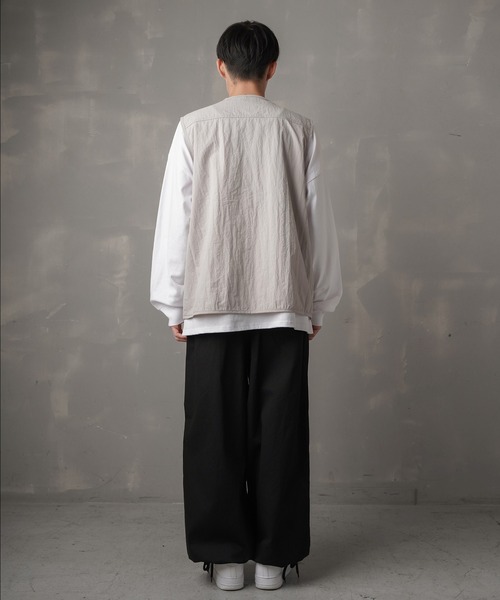 SPINNS(スピンズ)の「フィッシングベスト(ベスト・メンズ・ブラック/ブラウン/グレー/オフホワイト/オリーブ/チャコール・M/L/XL)」の8枚目の写真