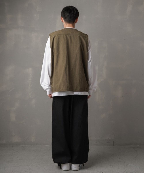 SPINNS(スピンズ)の「フィッシングベスト(ベスト・メンズ・ブラック/ブラウン/グレー/オフホワイト/オリーブ/チャコール・M/L/XL)」の9枚目の写真