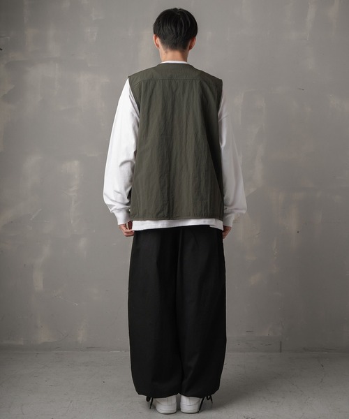 SPINNS(スピンズ)の「フィッシングベスト(ベスト・メンズ・ブラック/ブラウン/グレー/オフホワイト/オリーブ/チャコール・M/L/XL)」の11枚目の写真