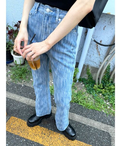 EMODA（エモダ）の「ウォッシュセミフレアジーンズ（デニムパンツ・レディース・ライトブルー/ブラック・SMALL/MEDIUM/X-SMALL）」の8枚目の写真