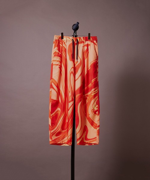 re_k by JUNRED（レクバイジュンレッド）の「re_k by JUNRED / ２タックワイドマーブルイージーパンツ（その他パンツ・メンズ・オレンジ/ブラック・S/L/M）」の2枚目の写真