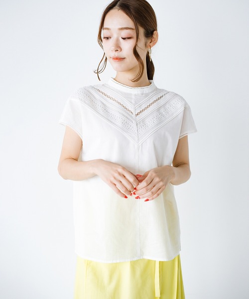 haco!(ハコ)の「大人が手っ取り早くかわいげを取り入れたい時の必殺技!軽やかコットンのレース&タックブラウス by que made me(シャツ/ブラウス・レディース・ホワイト/ブラック・SMALL/MEDIUM/LARGE/X-LARGE)」の3枚目の写真