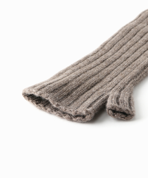 SLOBE IENA（スローブイエナ）の「【WILLIAM BRUNTON/ウィリアム ブラントン】CashmereRIB Plain グローブ（手袋・レディース・ブラウン/グレー/ベージュ・FREE）」の14枚目の写真