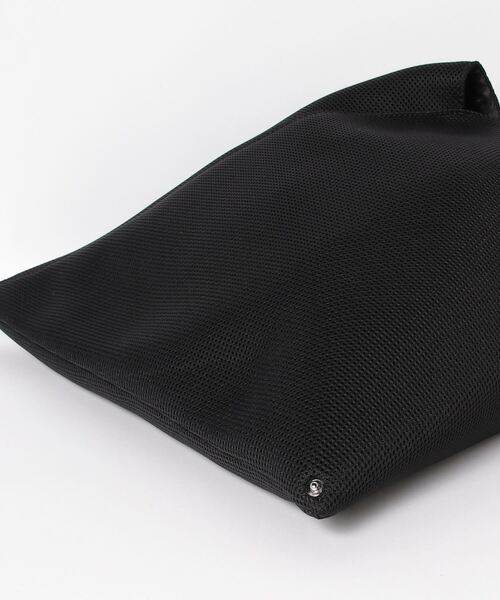 MM6 Maison Margiela(エムエムシックス メゾン マルジェラ)の「MM6 HANDBAG(トートバッグ・レディース・ブラック・FREE)」の4枚目の写真