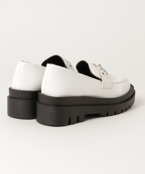 LibertyDoll(リバティードール)の「Liberty doll / 軽量厚底コインローファー ビットローファー (3042)(3043)(ローファー・レディース・ホワイト/ブラック/ダークブラウン/ブラック系その他/ホワイト系/ブラック系/ブラック系1/ダークブラウン系/シルバー/シルバー系1/ブラック系2/ブラック系その他2/イエロー系その他/キャメル・43/41/44/L/S/40/XL/M/LL/42)」の15枚目の写真