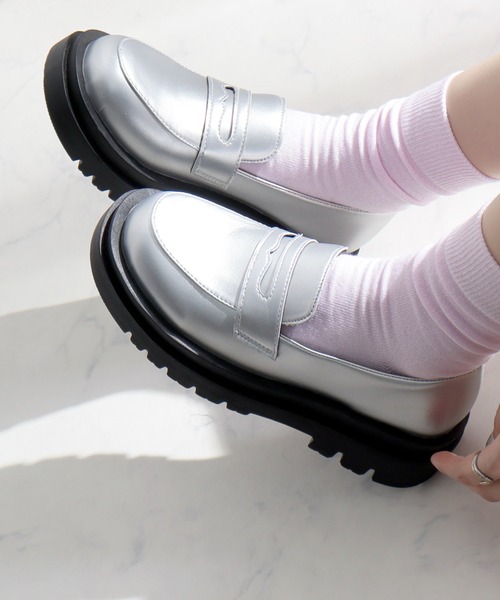 LibertyDoll(リバティードール)の「Liberty doll / 軽量厚底コインローファー ビットローファー (3042)(3043)(ローファー・レディース・ホワイト/ブラック/ダークブラウン/ブラック系その他/ホワイト系/ブラック系/ブラック系1/ダークブラウン系/シルバー/シルバー系1/ブラック系2/ブラック系その他2/イエロー系その他/キャメル・43/41/44/L/S/40/XL/M/LL/42)」の13枚目の写真