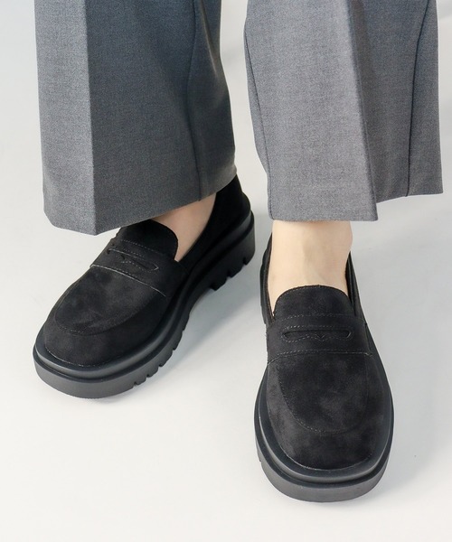 LibertyDoll(リバティードール)の「Liberty doll / 軽量厚底コインローファー ビットローファー (3042)(3043)(ローファー・レディース・ホワイト/ブラック/ダークブラウン/ブラック系その他/ホワイト系/ブラック系/ブラック系1/ダークブラウン系/シルバー/シルバー系1/ブラック系2/ブラック系その他2/イエロー系その他/キャメル・43/41/44/L/S/40/XL/M/LL/42)」の5枚目の写真