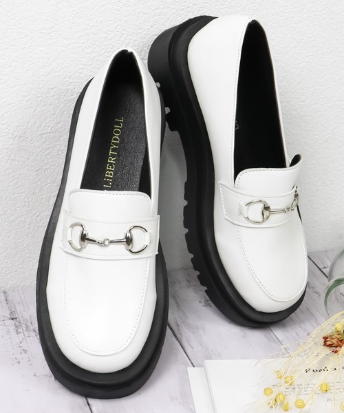 LibertyDoll(リバティードール)の「Liberty doll / 軽量厚底コインローファー ビットローファー (3042)(3043)(ローファー・レディース・ホワイト/ブラック/ダークブラウン/ブラック系その他/ホワイト系/ブラック系/ブラック系1/ダークブラウン系/シルバー/シルバー系1/ブラック系2/ブラック系その他2/イエロー系その他/キャメル・43/41/44/L/S/40/XL/M/LL/42)」の17枚目の写真