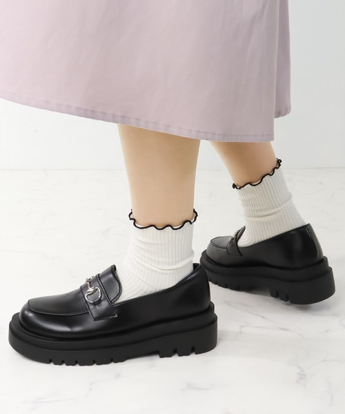 LibertyDoll(リバティードール)の「Liberty doll / 軽量厚底コインローファー ビットローファー (3042)(3043)(ローファー・レディース・ホワイト/ブラック/ダークブラウン/ブラック系その他/ホワイト系/ブラック系/ブラック系1/ダークブラウン系/シルバー/シルバー系1/ブラック系2/ブラック系その他2/イエロー系その他/キャメル・43/41/44/L/S/40/XL/M/LL/42)」の20枚目の写真