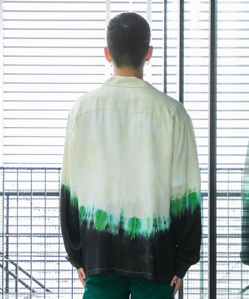 TOGA VIRILIS（トーガ ビリリース）の「Inner tie dye print