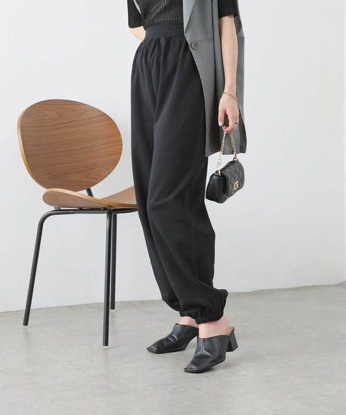 COLONY 2139（コロニートゥーワンスリーナイン）の「セットアップ対応 / 裏毛ロングパンツ（スウェットパンツ・レディース・ブラック/グレー・FREE）」の2枚目の写真
