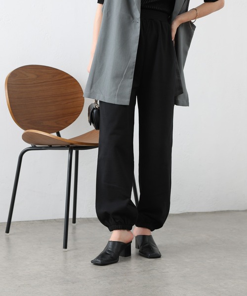 COLONY 2139（コロニートゥーワンスリーナイン）の「セットアップ対応 / 裏毛ロングパンツ（スウェットパンツ・レディース・ブラック/グレー・FREE）」の12枚目の写真