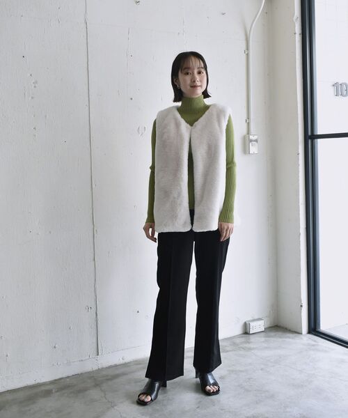 RETRO GIRL（レトロガール）の「フェイクファーベスト（ベスト・レディース・パープル/ブラウン/オフホワイト/ピンク・FREE）」の9枚目の写真