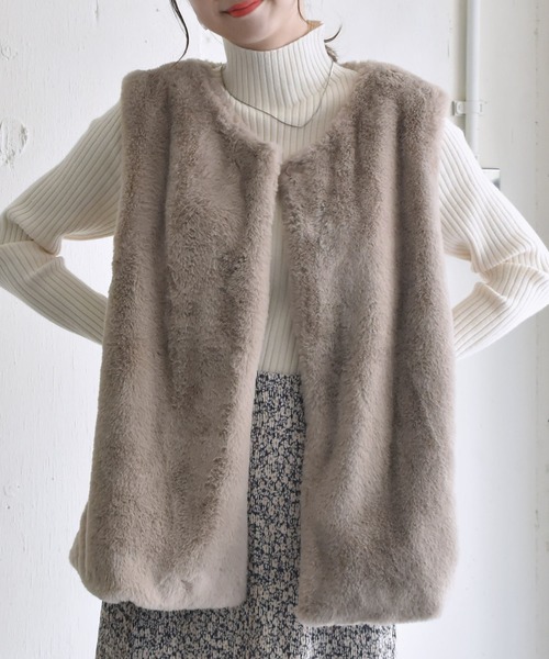 RETRO GIRL（レトロガール）の「フェイクファーベスト（ベスト・レディース・パープル/ブラウン/オフホワイト/ピンク・FREE）」の3枚目の写真