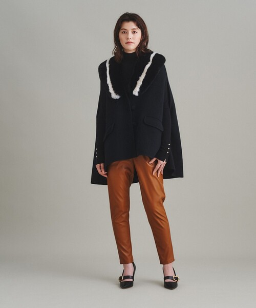 GRACE CONTINENTAL(グレースコンチネンタル)の「フレアリバーポンチョ(ポンチョ・レディース・ブラック/グレー・FREE)」の2枚目の写真