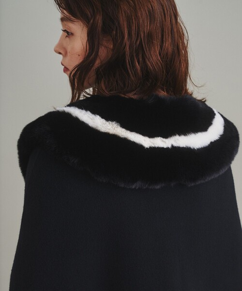 GRACE CONTINENTAL(グレースコンチネンタル)の「フレアリバーポンチョ(ポンチョ・レディース・ブラック/グレー・FREE)」の4枚目の写真