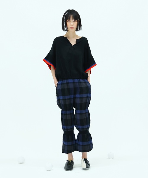 bedsidedrama（ベットサイドドラマ）の「Rib sleeve short blouse（シャツ/ブラウス・レディース・ブラック/ネイビー・2/1）」の3枚目の写真