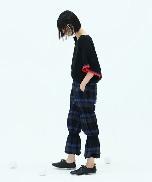 bedsidedrama（ベットサイドドラマ）の「Rib sleeve short blouse（シャツ/ブラウス・レディース・ブラック/ネイビー・2/1）」の4枚目の写真