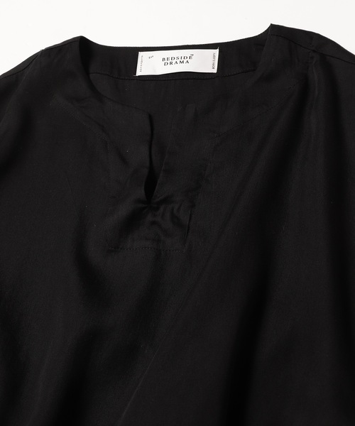 bedsidedrama（ベットサイドドラマ）の「Rib sleeve short blouse（シャツ/ブラウス・レディース・ブラック/ネイビー・2/1）」の17枚目の写真
