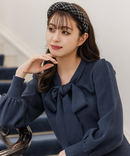 Julia Boutique(ジュリアブティック)の「ボウタイミニ丈タイトニットワンピース/22656(ワンピース・レディース・ネイビー/アイボリー/モカ・ONE)」の12枚目の写真