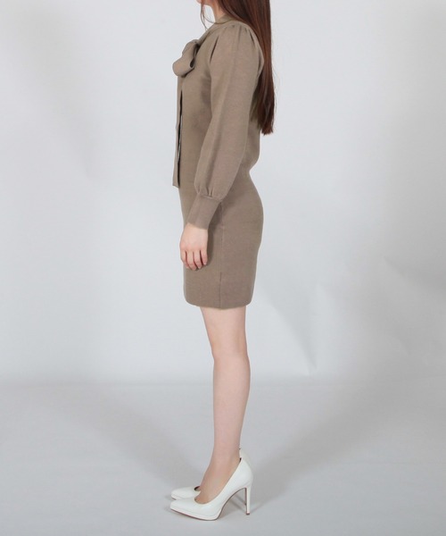 Julia Boutique(ジュリアブティック)の「ボウタイミニ丈タイトニットワンピース/22656(ワンピース・レディース・ネイビー/アイボリー/モカ・ONE)」の15枚目の写真