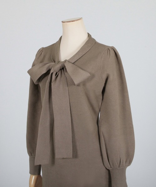Julia Boutique(ジュリアブティック)の「ボウタイミニ丈タイトニットワンピース/22656(ワンピース・レディース・ネイビー/アイボリー/モカ・ONE)」の18枚目の写真