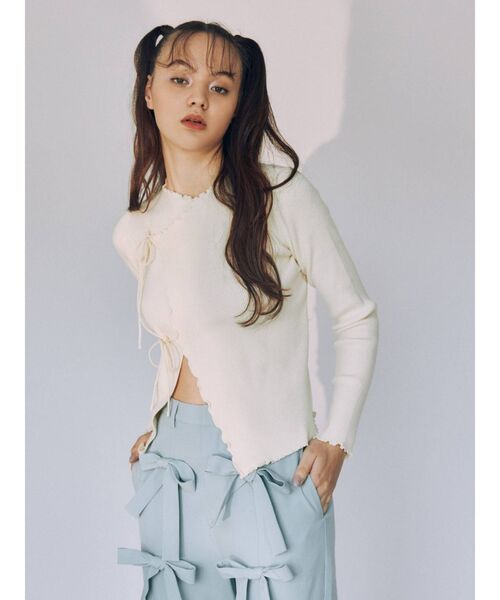 merry jenny(メリージェニー)の「ribbonラップニットtops(ニット/セーター・レディース・アイボリー/ブラック/ブルー・FREE)」の2枚目の写真