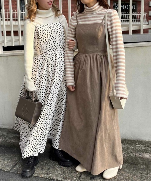 one after another NICE CLAUP（ワンアフターアナザーナイスクラップ）の「ロゴモチーフエンボスミニバック（ショルダーバッグ・レディース・アイボリー/ピンク/グレイッシュベージュ/ブラック・FREE）」の9枚目の写真