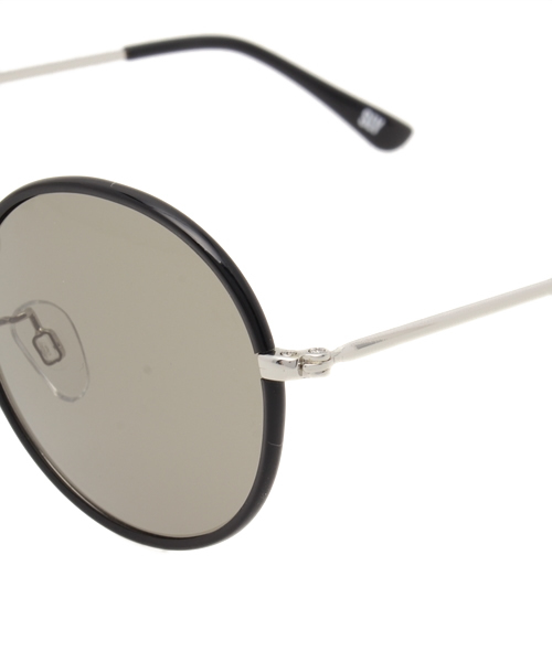 SLY(スライ)の「CINDY EYE WEAR(サングラス・レディース・ブラック/マルチ・FREE)」の6枚目の写真