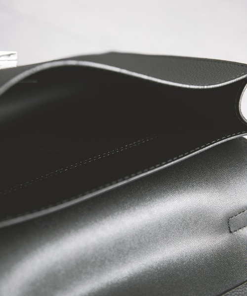 EMMA CLOTHES（エマクローズ）の「シンセティックレザー 2WAYショルダーハンドルバッグ EMMA CLOTHES（ショルダーバッグ・メンズ・ブラック/ダークブラウン・FREE）」の19枚目の写真