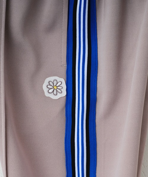 CIAOPANIC TYPY(チャオパニックティピー)の「【KIDS】ラインジャージトラックパンツ(その他パンツ・キッズ・アイボリー/ライトグレー/グリーン/イエロー・S/M/L/XL/XXL)」の9枚目の写真