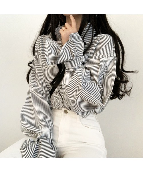 ストライプ柄ボリュームスリーブブラウス