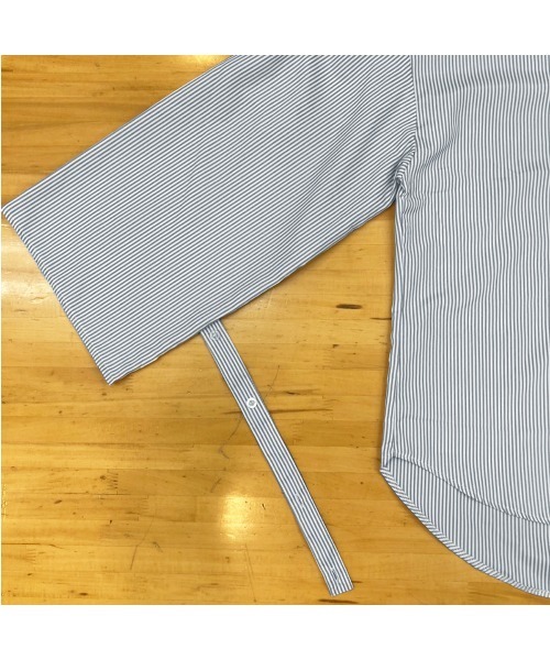 ストライプ柄ボリュームスリーブブラウス