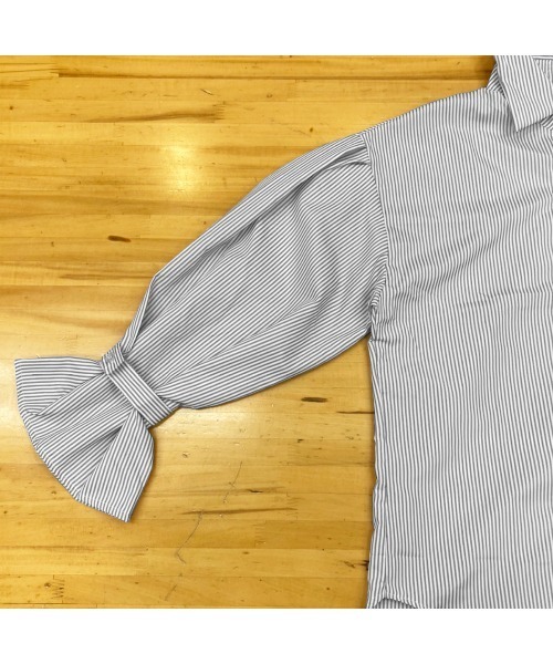 ストライプ柄ボリュームスリーブブラウス