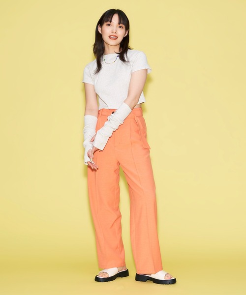FOREVER 21(フォーエバー トゥエンティーワン)の「アームウォーマー付きカット(Tシャツ/カットソー・レディース・ライトインディゴブルー/グリーン/ホワイト・SMALL/MEDIUM)」の15枚目の写真