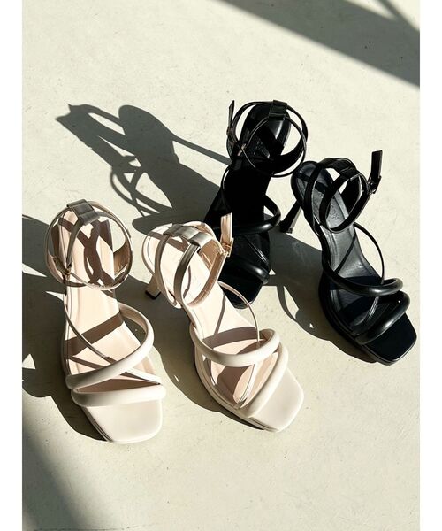 RESEXXY(リゼクシー)の「ランダムラインサンダル(サンダル・レディース・ブラック/アイボリー・SMALL/MEDIUM/LARGE)」の8枚目の写真