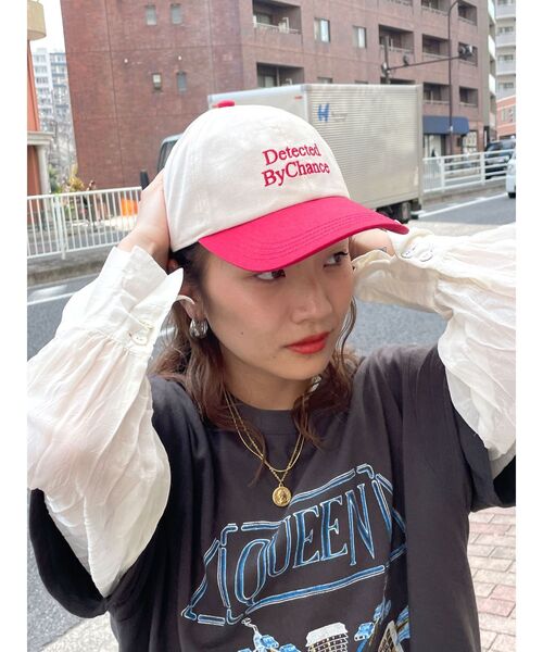Ungrid（アングリッド）の「エンブロイダリーバイカラーキャップ（キャップ・レディース・ブラック/ベージュ/レッド・FREE）」の16枚目の写真