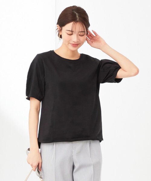 ANY SIS(エニィスィス)の「【汗ジミ防止・UVケア】アーモンドスリーブ カットソー(Tシャツ/カットソー・レディース・レッド系/ライトグリーン系/ブラック系/ホワイト系1/ライトグレー系/ネイビー系1/ライラック系/ホワイト系/黄土色系/パープル系/ダークグリーン系・2)」の4枚目の写真