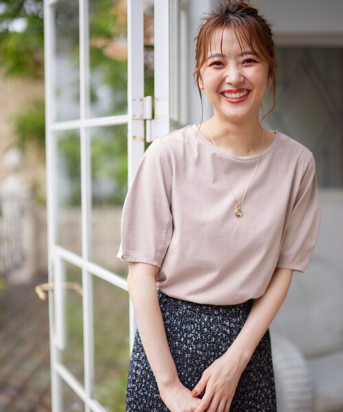 ANY SIS(エニィスィス)の「【汗ジミ防止・UVケア】アーモンドスリーブ カットソー(Tシャツ/カットソー・レディース・レッド系/ライトグリーン系/ブラック系/ホワイト系1/ライトグレー系/ネイビー系1/ライラック系/ホワイト系/黄土色系/パープル系/ダークグリーン系・2)」の20枚目の写真