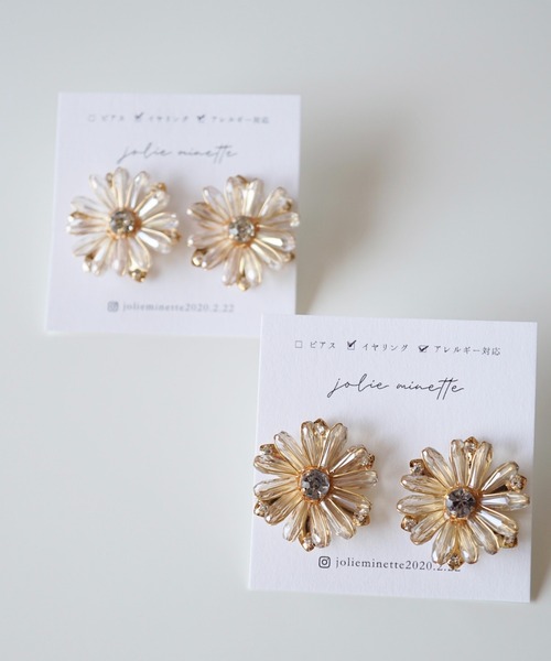CERCA（チェルカ）の「jolie minette/フラワー ビジュー イヤリング（イヤリング・レディース・クリア/ブラック/ピンク/ベージュ/オレンジ/アクア・FREE）」の11枚目の写真