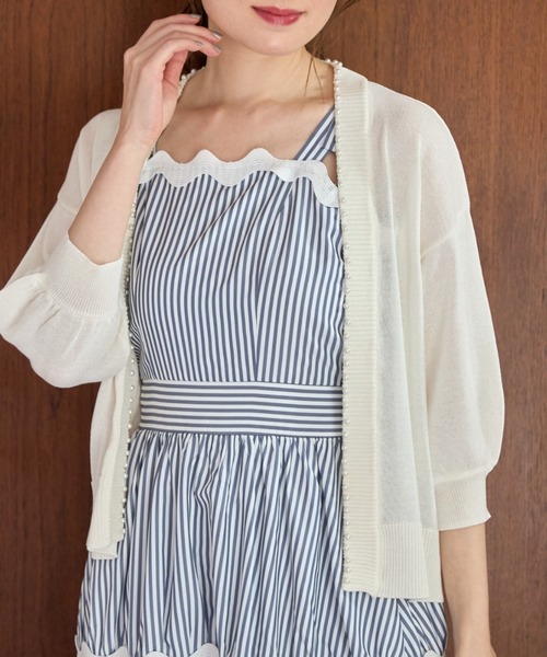 tocco closet(トッコ クローゼット)の「パールスタッズ付きボレロカーディガン(カーディガン/ボレロ・レディース・ブラック/オフホワイト/ブルー/ラベンダー/ピンク系その他・M)」の2枚目の写真
