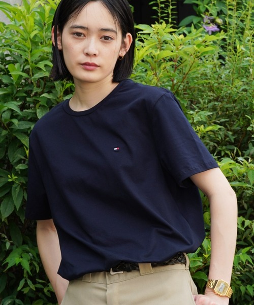 TOMMY HILFIGER(トミーヒルフィガー)の「TOMMY HILFIGER / トミー ヒルフィガー ワンポイント ロゴ 半袖 Tシャツ(Tシャツ/カットソー・メンズ・ブラック/オレンジ/ブルー/グリーン/レッド/ピンク/ホワイト/ネイビー・MEDIUM/X-LARGE/LARGE)」の4枚目の写真