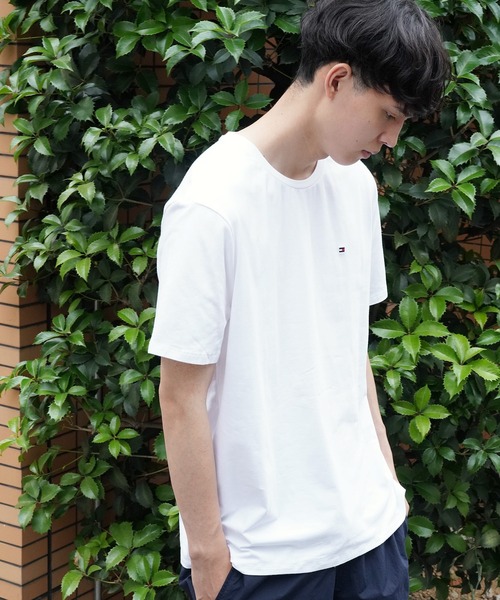 TOMMY HILFIGER(トミーヒルフィガー)の「TOMMY HILFIGER / トミー ヒルフィガー ワンポイント ロゴ 半袖 Tシャツ(Tシャツ/カットソー・メンズ・ブラック/オレンジ/ブルー/グリーン/レッド/ピンク/ホワイト/ネイビー・MEDIUM/X-LARGE/LARGE)」の22枚目の写真