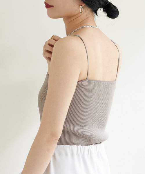 SHENERY(シーナリー)の「カップ付ニットキャミソール(キャミソール・レディース・ブラック/グレー/アイボリー・FREE)」の20枚目の写真