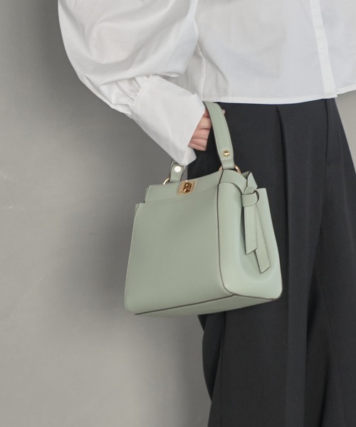 VIS（ビス）の「【2WAY】ひねり金具サイドタイトートバッグ（ハンドバッグ・レディース・グリーン系その他3/ベージュ系その他/ブラック・FREE）」の18枚目の写真
