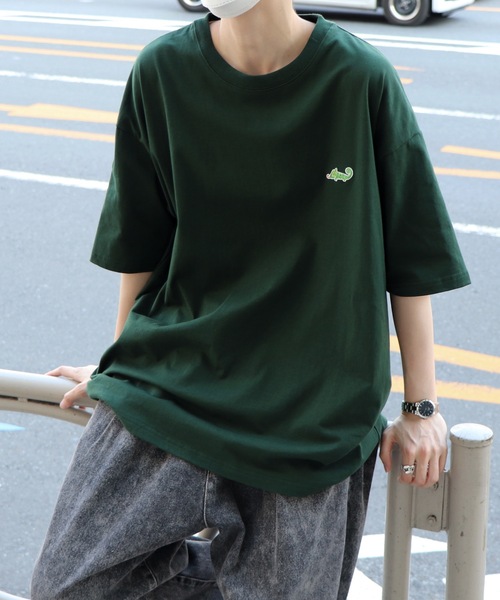 Labordi(ラボード)の「ワンポイント刺繍 / リンガー / ピグメント加工 ビッグシルエットTシャツ ユニセックス カットソー (Tシャツ/カットソー・メンズ・ホワイト系その他2/ブラック系その他/グリーン/ホワイト系その他/チャコールグレー/ホワイト/ブラック・XL/L/M)」の16枚目の写真