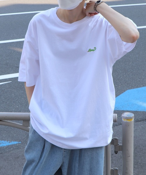 Labordi(ラボード)の「ワンポイント刺繍 / リンガー / ピグメント加工 ビッグシルエットTシャツ ユニセックス カットソー (Tシャツ/カットソー・メンズ・ホワイト系その他2/ブラック系その他/グリーン/ホワイト系その他/チャコールグレー/ホワイト/ブラック・XL/L/M)」の13枚目の写真